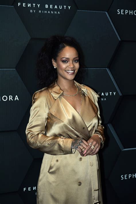 Rihanna Hosts Her First Beauty Masterclass In Dubai Vogue Arabia
