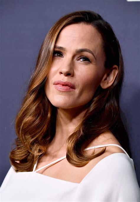 Jennifer Garner Gets Candid About Living A Life Surrounded By Paparazzi