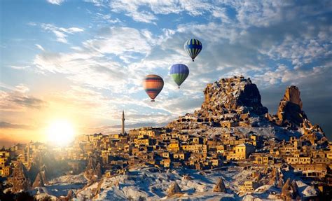 Kapadokya otelleri %70'e varan indirimler ve 12 taksit fırsatı otelz.com'da. Rengarenk Balonlarıyla Kapadokya, Nevşehir. #kapadokya # ...