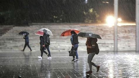 Meteoroloji genel müdürlüğü yağışlı hava için uyarı geçti. İstanbul hava durumu 5 günlük! Meteoroloji'den sağanak ...