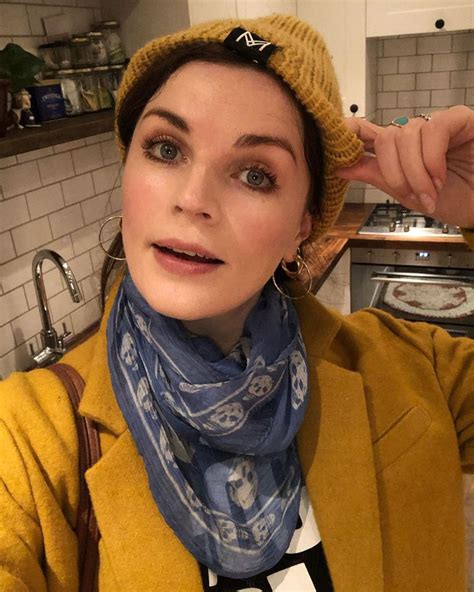 Aisling Bea On Instagram Anidwuzallyelloow 🍋 Im Quite Obsessed With