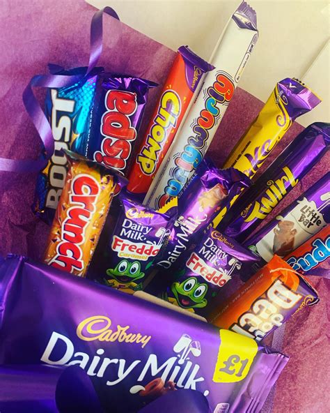 Looking for a unique, chocolatey birthday gift for her? Cadbury Dairy Milk Chocolate Bouquet Gift Hamper Birthday ...