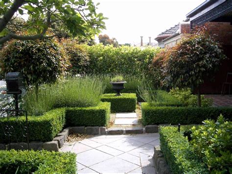 Wasserspeicher garten landschaftsbau regenwassersammler regentonne gemüsegarten gewächshaus bauen umweltfreundlich regenfass regenwassernutzung. Wasserspeicher Garten Schön Mini Herb Garden Awesome ...