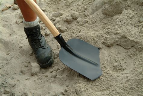 how to choose the right shovel according to model and use polet