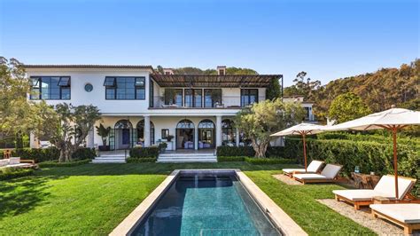 Own President Ronald Reagans Pacific Palisades Home For 297 Million Insidehook