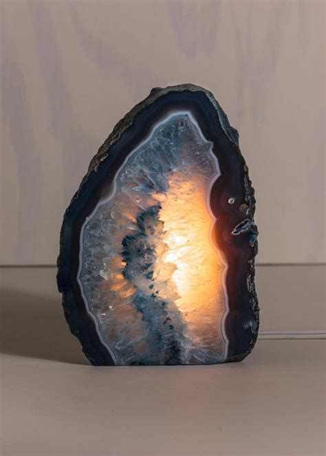 Large Glowing Natural Stone Agate Geode Lamp Lights Up And A Pop Of