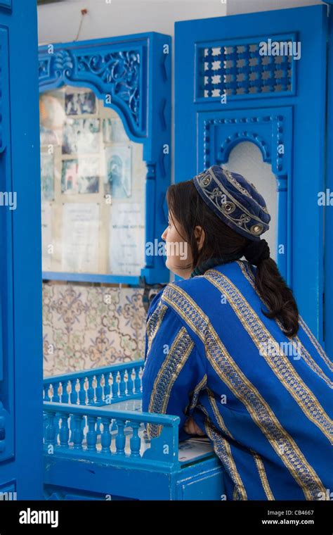 Arab Girl In Traditional Dress Dar El Annabi House Sidi Bou Said Near