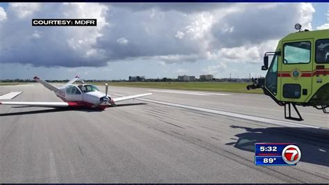 Plane Lands On Belly At Sw Miami Dade Airport No Injuries Wsvn 7news Miami News Weather