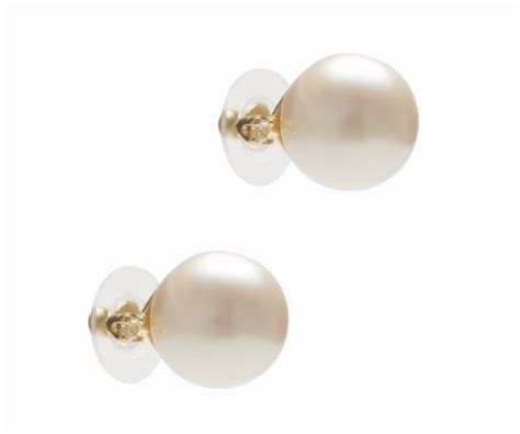 Pearls Go With Everything Earrings Extravaganza