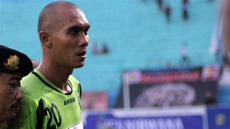 Markus Horison Kiper Memorable Timnas Indonesia Yang Jajal Jual