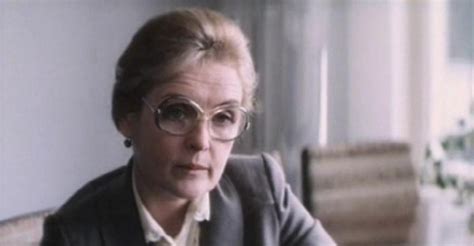 Чувства между молодыми людьми вспыхнули достаточно быстро, однако пара дождалась, пока роговцева выпустится из стен института, и только тогда константин сделал возлюбленной предложение. Аде Роговцевой - 83: биография и лучшие роли легендарной ...