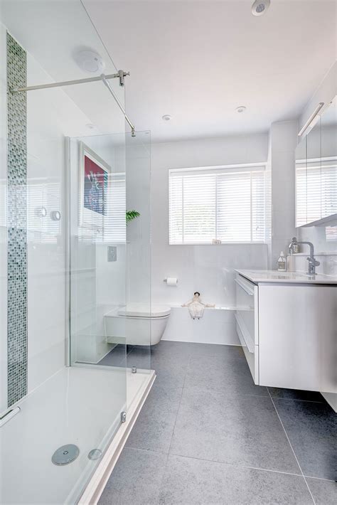 How To Make A Small Bathroom Look Bigger Tips And Ideas