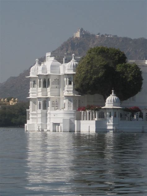 Udaipur Rajasthan Lake Palace And Distant Monsoon Temple Flickr