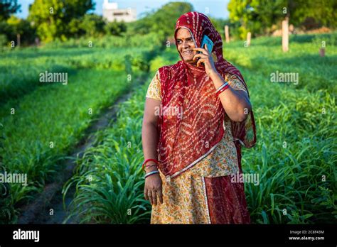 India Woman Cell Phone Green Hi Res Stock Photography And Images Alamy