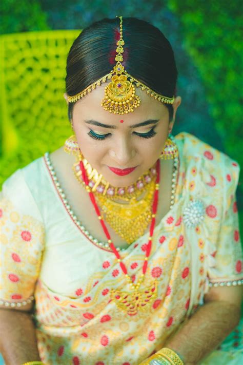 Wedding wishes and messages for when someone you know is getting married. Assamese Wedding Card - Here S A Complete Traditional Guide To An Assamese Wedding - Elegantly ...