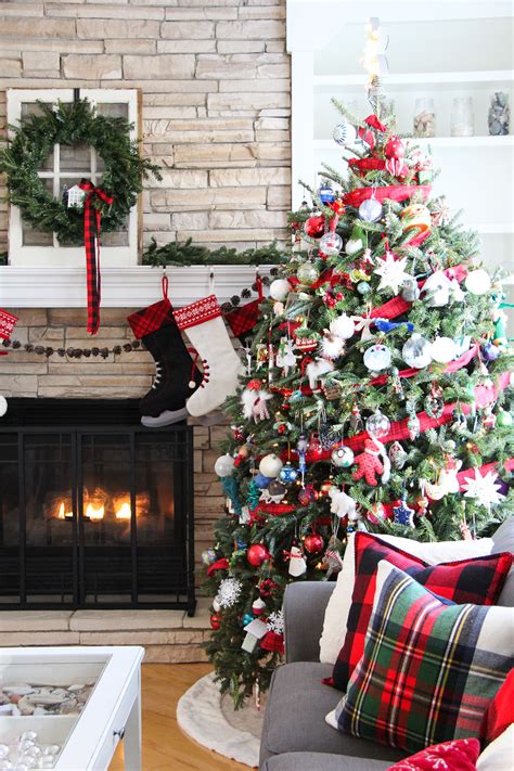10 Incredible Christmas Home Tours To Inspire You