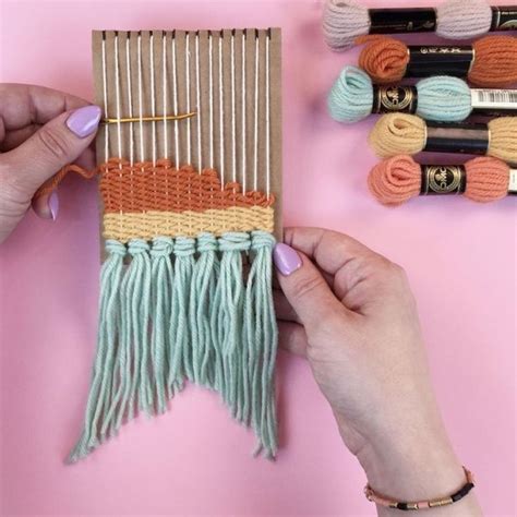 How To Make A Diy Mini Loom Diy Weaving Weaving For Kids Weaving