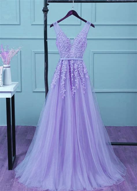 Light Purple Tulle V Neckline Applique And Beaded Junior Prom Dress