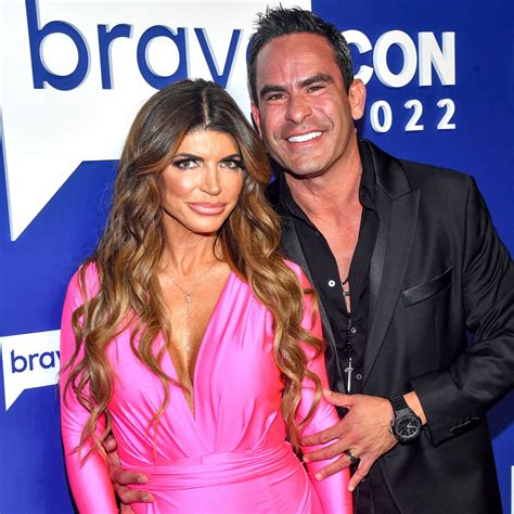 Teresa Giudice Gets Booed After Revealing She Didn’t Sign a Prenup | Us