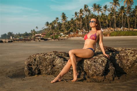 Fondos De Pantalla Mujer Playa Gafas De Sol Vientre Bikini