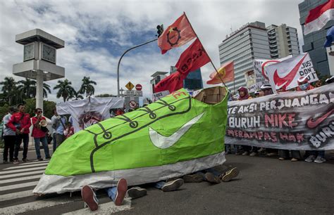 Nike Factory Sacks Nearly 5,000 Workers in Indonesia