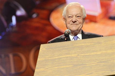 Schieffer Signs Off After 46 Years At Cbs
