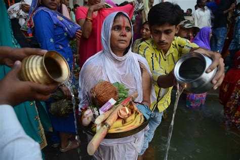 Chhath Puja Hindu Devotees Worship The Sun Across India And Nepal