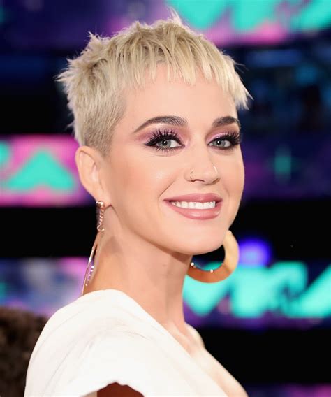 Katy Perry 2021 Look See Every Fashion Katy Perry Has Worn On American Idol Season 4 On Abc