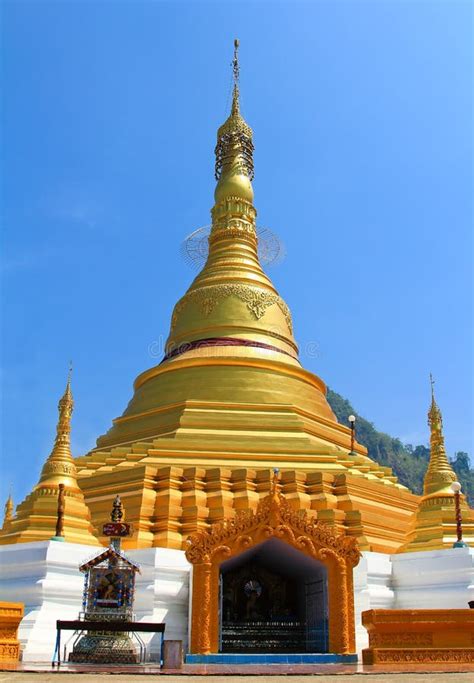 Golden Pagoda Stock Photo Image Of Buddha Archeology 30464426