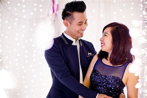 20 Easy Props To Add Fun To Your Pre Wedding Photography Session