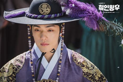 Not into melos but of course still gonna watch it because i missed my brooding kjh especially his role. "Mr. Queen" avanza floreciente romance entre Kim Jung Hyun ...