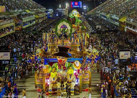 Carnaval de Rio danses costumes et festivités au Brésil Hauteurs