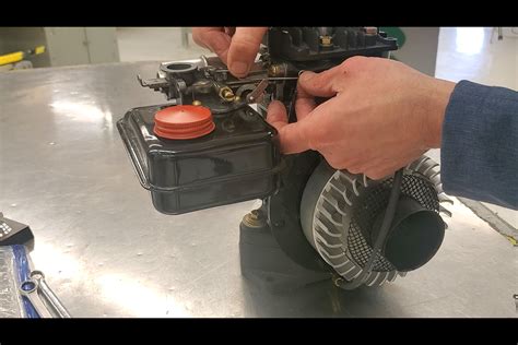 Restoring a 74 Year Old Antique Engine! : 5 Steps (with Pictures