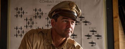 George Clooneys Krigskomedi Catch 22 Landar Hos C More Moviezine