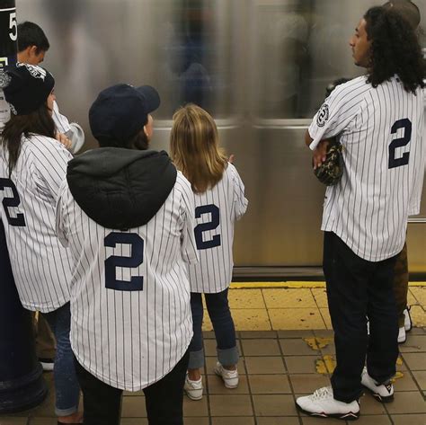 Yankees Fans Have Sex On Subway 5 Train