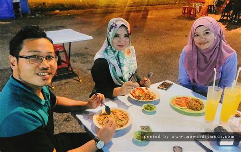Merupakan tempat menarik yang paling popular di dalam daerah kuantan. TEMPAT MAKAN DAN LEPAK DI SAUJANA UTAMA - Mawardi Yunus