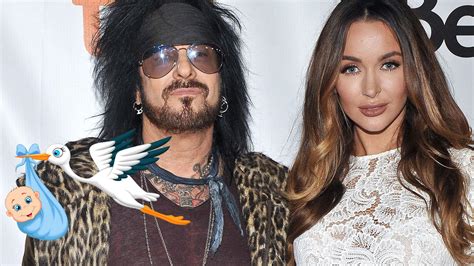 Nikki Sixx Från Mötley Crüe Och Courtney Sixx Har Fått Barn