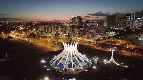 Araucaria Il Y A 60 Ans Brasilia Devint La Capitale Du BrÉsil