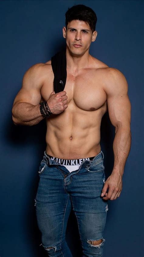 Lindos Jeans In 2020 Workout Results Bodybuilders Men Hunky Men