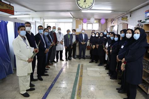 حضور رئیس دانشگاه علوم پزشکی اردبیل در بیمارستان علوی و تجلیل از زحمات شبانه روزی پرستاران
