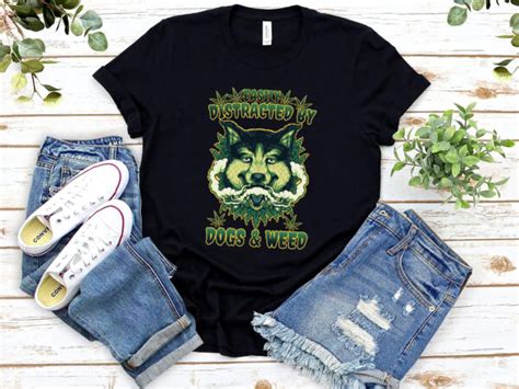 Easily Distracted By Dogs Weed Funny Cannabis Wolf Stoner Nl Buy T
