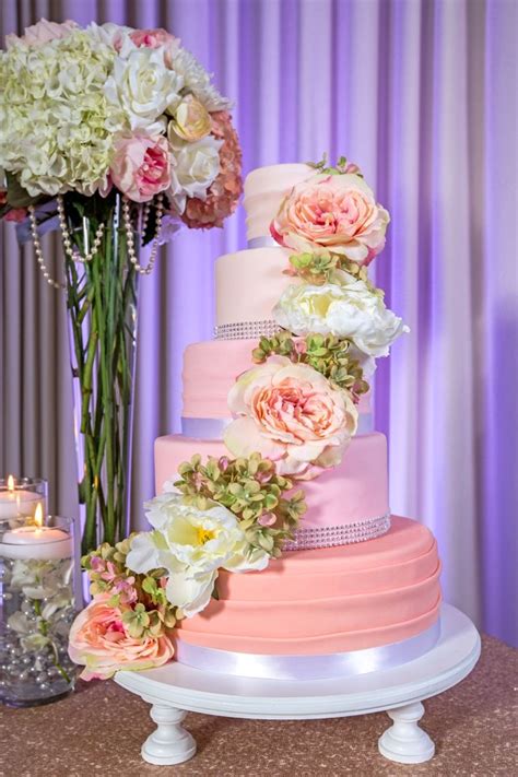 How To Design Your Wedding Cake Every Last Detail Wedding Cake