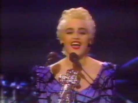 Madonna delivers a short and sweet acceptance speech at the 1986 vmas after becoming the first woman to receive the video vanguard award. 1986 MTV Music Video Awards - Madonna accepts Vanguard ...