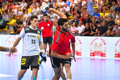 حصل منتخب مصر للناشئين تحت 19 سنه على كاس العالم المقام في مقدونيا الشماليه وقد حصل كل من الاعبين اخمد هشام على احسن لاعب في البطولة وحسن وليد على. مباراه منتخب مصر لكره اليد : Ø§Ù„ÙˆØ·Ù† Ø³Ø¨ÙˆØ±Øª Ù…ÙˆØ¹Ø ...
