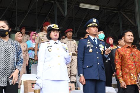 Komandan Beserta Prajurit Lanal Bandung Ikuti Upacara Peringatan Hut Ke Tni Tahun