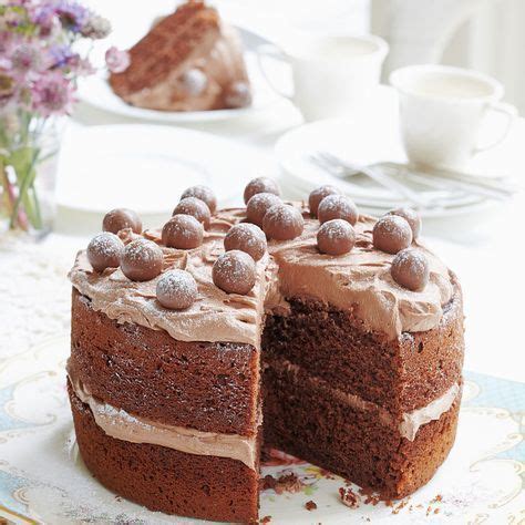 2 1/4 cups sifted cake flour (sifted, then measured), 2 tablespoons unsweetened cocoa powder, 1 teaspoon baking powder, 1 teaspoon baking soda, 1/2 teaspoon salt, 1 cup buttermilk, 1 tablespoon red food coloring, 1 teaspoon distilled white vinegar. Mary Berry's malted chocolate cake | Recipe | Berries ...