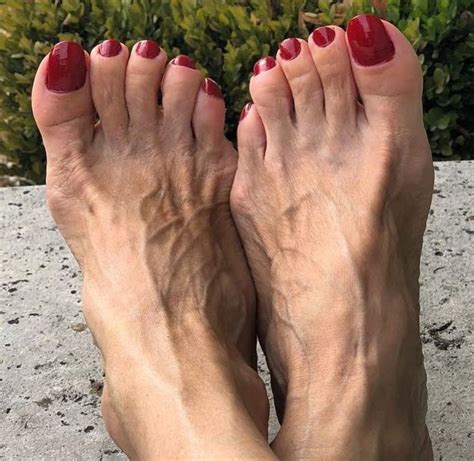 Pin On A Woman S Feet Can Tell You About Her