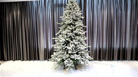 Pre Lite Snow Covered Christmas Tree Flocking Christmas Tree With Metal