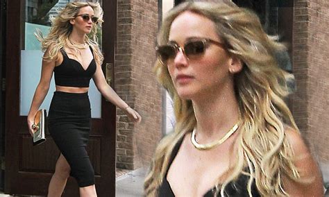 Jennifer Lawrence Flashes Taut Tummy In Low Cut Crop Top In New York