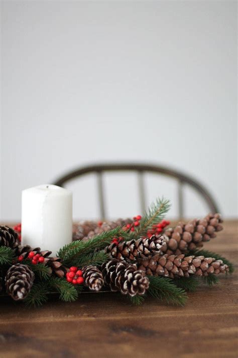 5 Minute DIY Christmas Centerpiece With Pinecones Berries